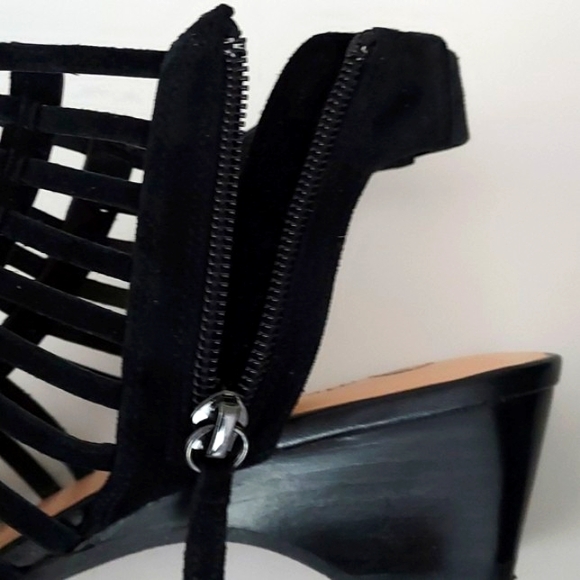 Bella-Vita Black Strappy Suede Heels With Side Zippers Size 7M NWOT - Picture 3 of 11